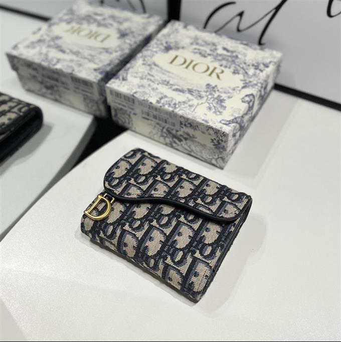 2025228Y 210P182142281